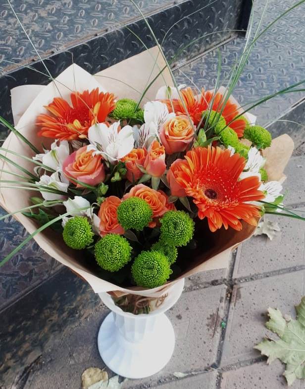 Букет цветов из: Герберы, Хризантемы, Альстромерии и Розы в Олымский