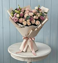 Букет цветов из:  Розы и Лизиантусы в Олымский