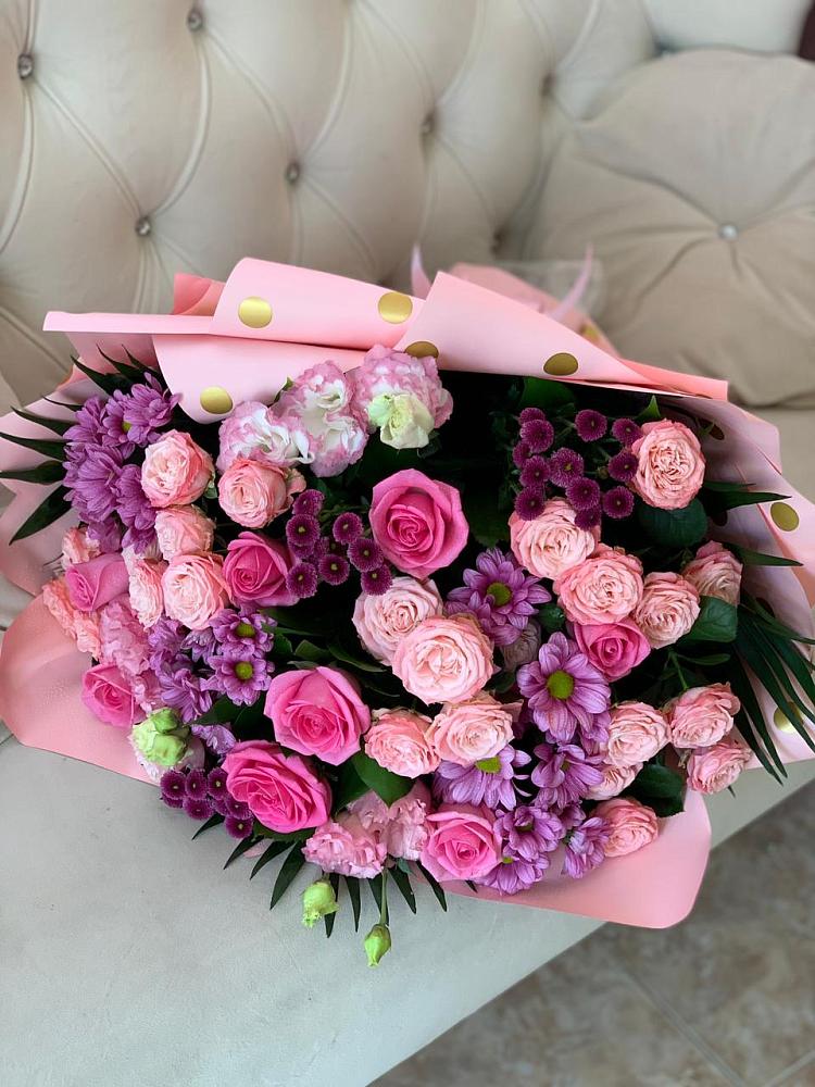 Букет цветов из: Хризантемы, Розы и Лизиантусы в Олымский