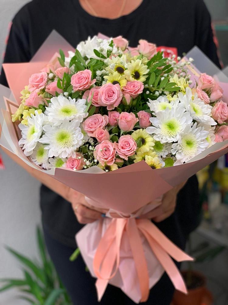 Букет цветов из: Розы и Хризантемы в Олымский