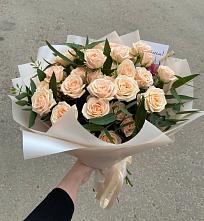 Букет Кремовые розы Латте в Олымский