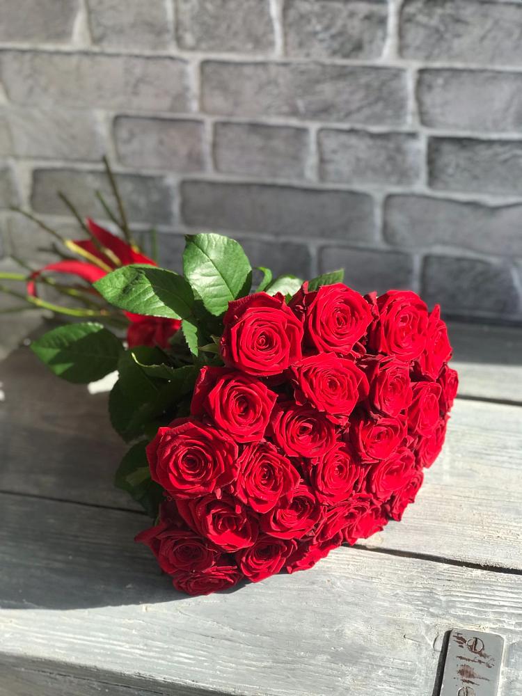 Букет Красные розы Фридом в Олымский