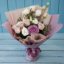 Букет цветов из:  Розы и Лизиантусы в Олымский