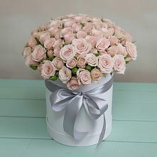 Цветочная композиция из Розы в шляпной коробке в Олымский