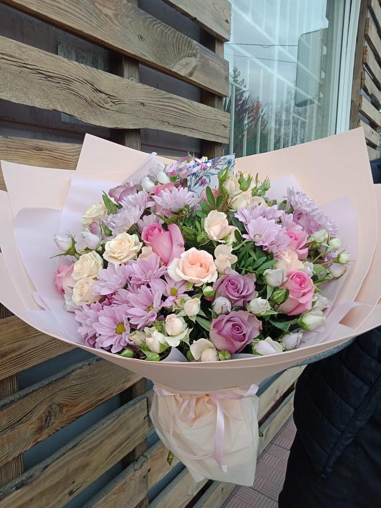 Букет цветов из: Розы и Хризантемы в Олымский