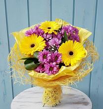 Букет цветов из:  Хризантемы и Герберы в Олымский