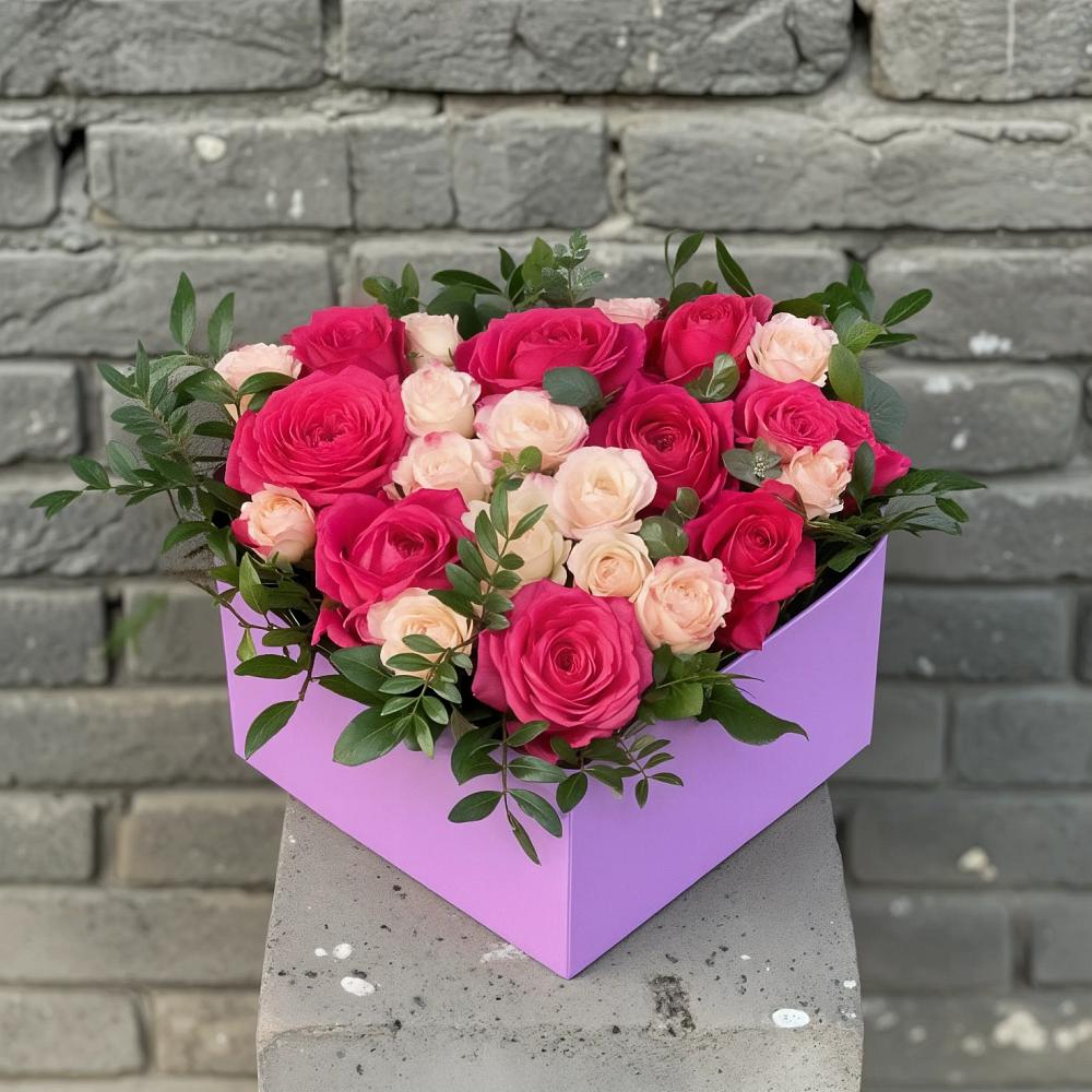 Цветочная композиция из Розы в коробке в Олымский