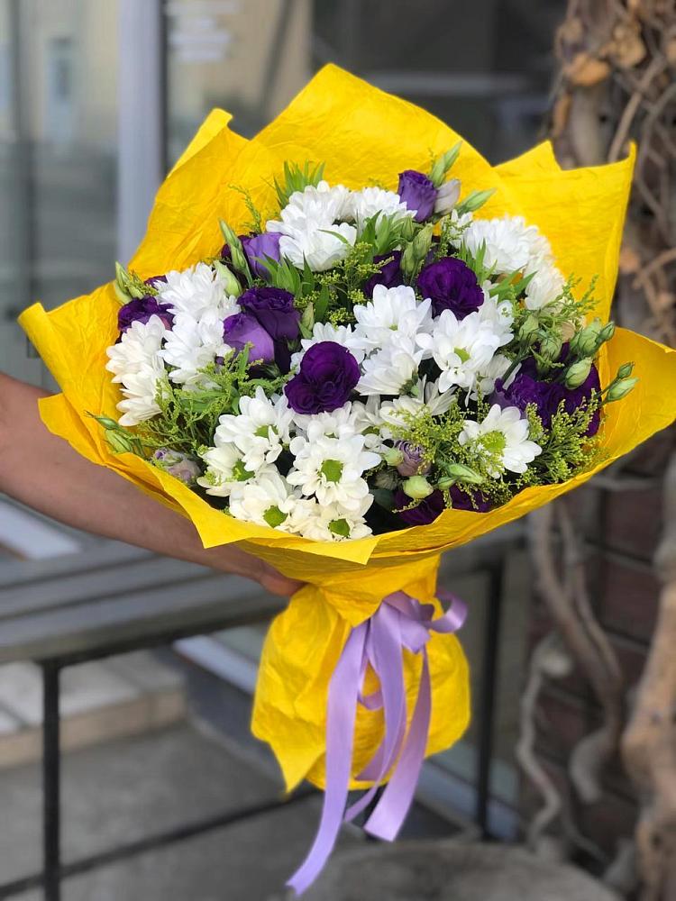 Букет цветов из: Ирисы, Хризантемы и Ромашки в Олымский