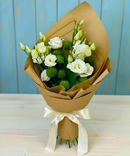 Букет цветов из:  Хризантемы и Лизиантусы в Олымский