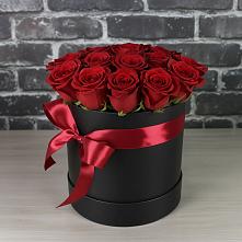 Цветочная композиция из Розы в шляпной коробке в Олымский