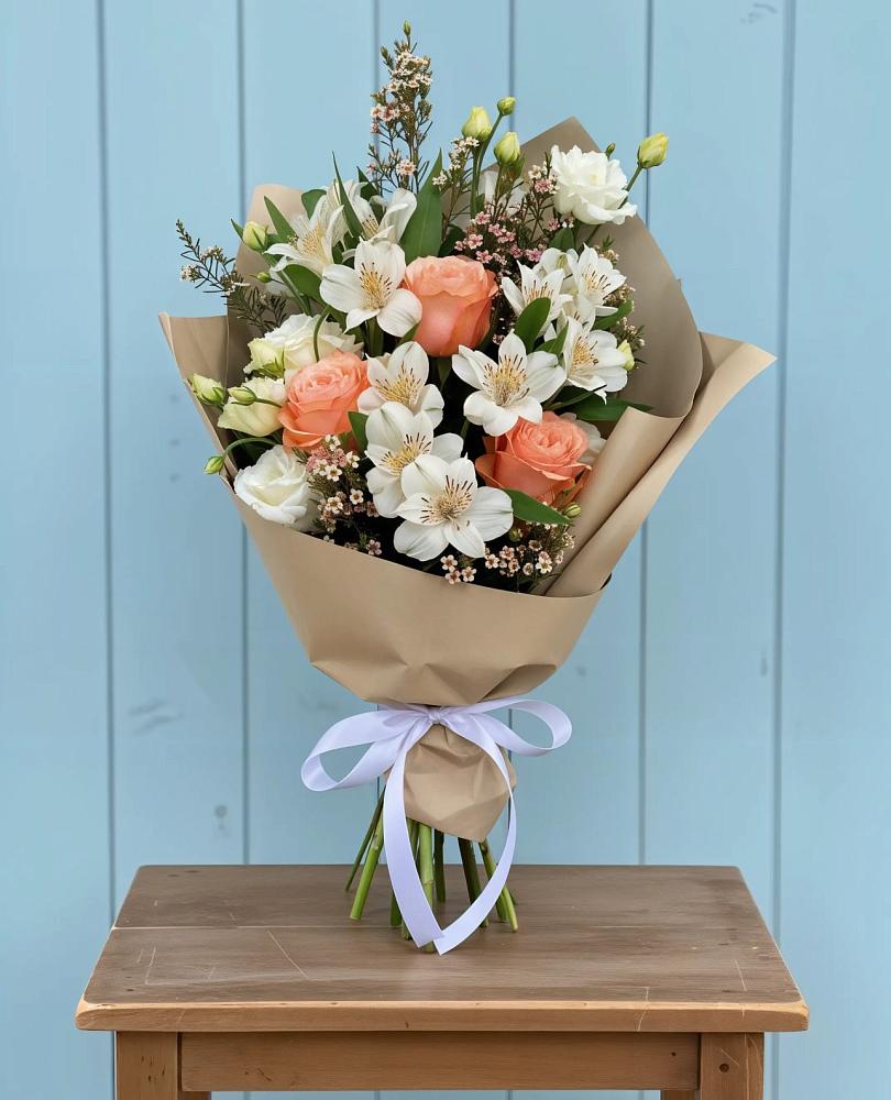 Букет цветов из: Альстромерии, Лизиантусы, Розы и Хризантемы в Олымский