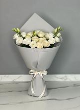 Букет цветов из:  Розы и Лизиантусы в Олымский